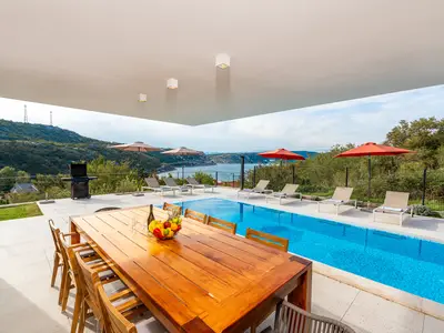 Ferienhaus für 12 Personen (313 m²) in Bakarac 2/10