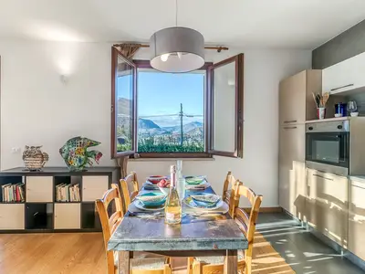 Küche und Essbereich