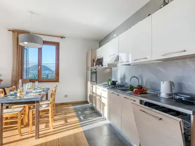 Küche und Essbereich