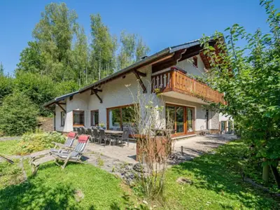 Außenseite Ferienhaus [Sommer]