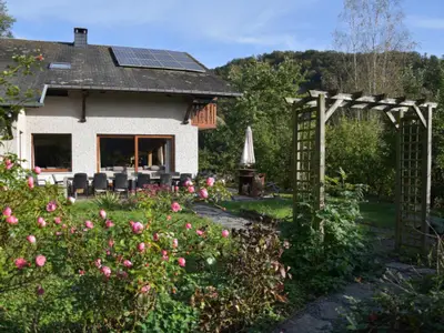 Außenseite Ferienhaus [Sommer]