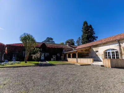 Außenseite Ferienhaus [Sommer]