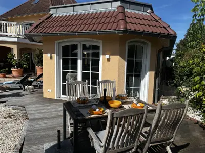 Terrasse mit Essplatz