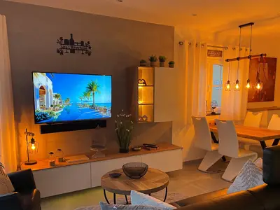 F1 Wohn- Esszimmer 1