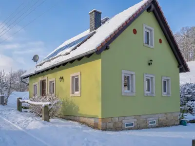 Außenseite Ferienhaus [Winter]