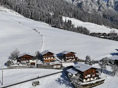 Außenseite Ferienhaus [Winter]