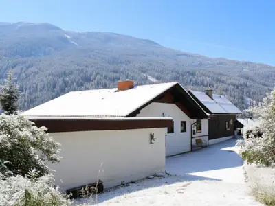 Außenseite Ferienhaus [Winter]