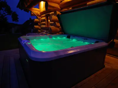 Whirlpool bei Nacht