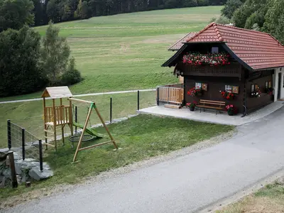 Ferienhaus mit Spielplatz