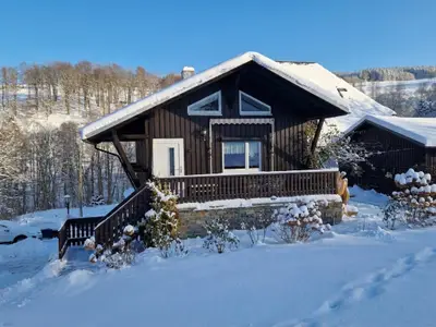 Außenseite Ferienhaus [Winter]