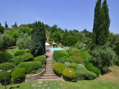 Der schöne und gepflegte Garten