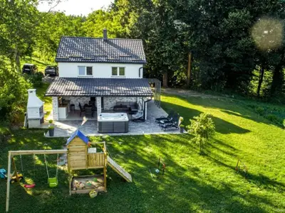 Luftaufnahme des Hauses