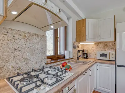 Küche und Essbereich