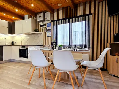 Küche und Essbereich