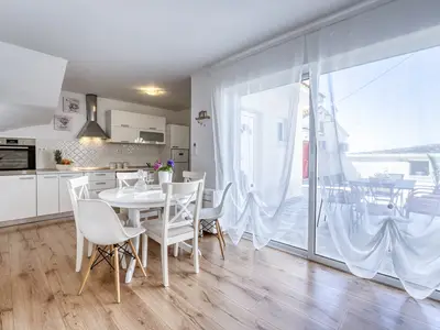 Küche und Essbereich