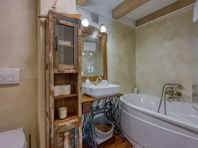 Badezimmer mit Badewanne