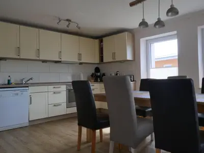 Küche mit Essbereich