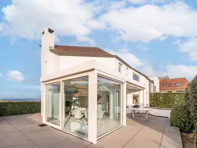 Außenseite Ferienhaus [Sommer]