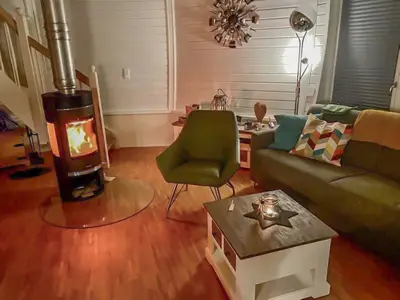 Ferienhaus Tamika am Tollensesee - Wohnbereich mit Kamin