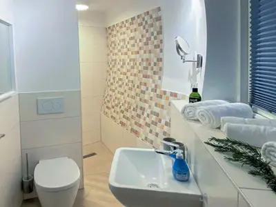 Ferienhaus Tamika am Tollensesee - Badezimmer