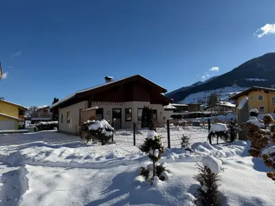 Außenseite Ferienhaus [Winter]