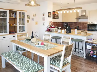 Küche und Essbereich