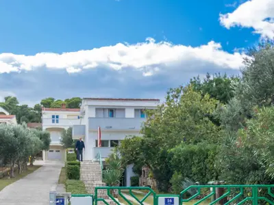 Ferienhaus für 8 Personen (180 m²) in Tkon 4/10