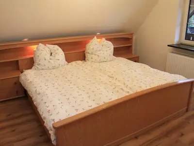 Schlafzimmer mit Doppelbett