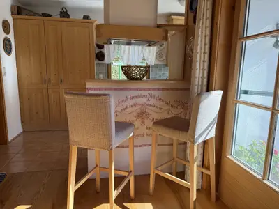 Villa Verdi, Altaussee, Wohnküche mit Theke