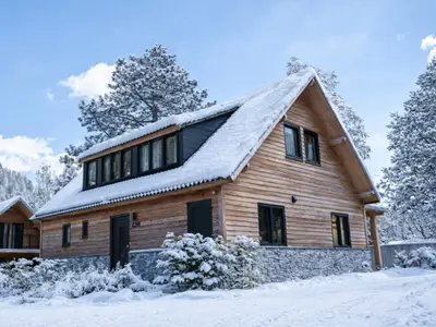 Außenseite Ferienhaus [Winter]