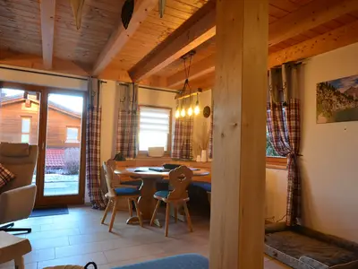 Blick in den offenen Wohnraum