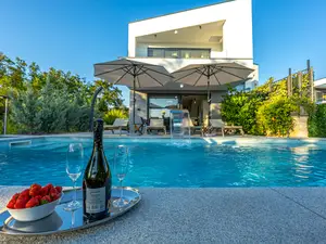 Ferienhaus für 10 Personen (200 m²) in Pinezići