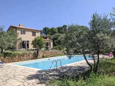 Außenseite Ferienhaus [Sommer]