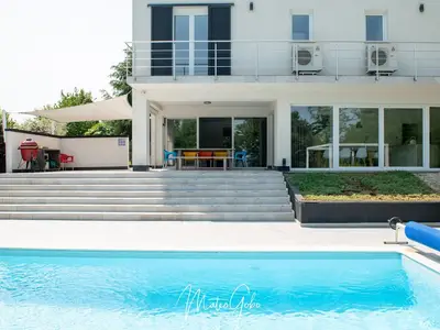 Ferienhaus für 8 Personen (200 m²) 1/10