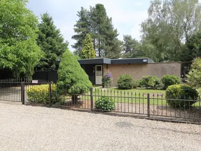 Außenseite Ferienhaus [Sommer]