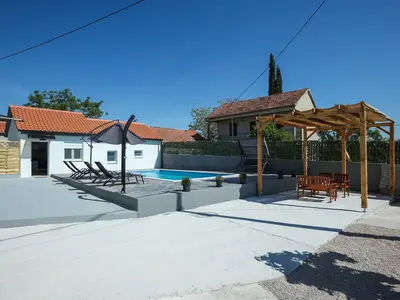 Ferienhaus für 6 Personen (55 m²) in Sukošan 1/10