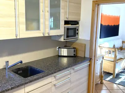 Küche mit Blick zum Essbereich