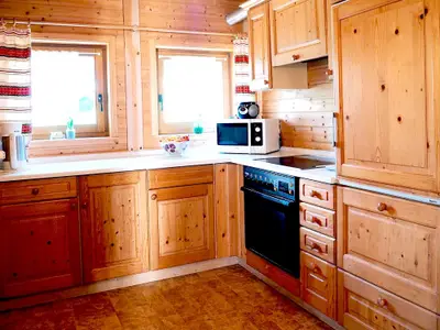 Berghütte: Küche im Wohnbereich