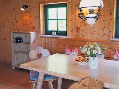 Waldhaus: Sitzecke in der Wohnküche