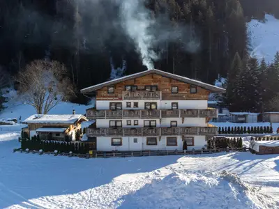 Außenseite Ferienhaus [Winter]