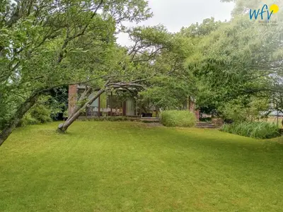 Außenansicht vom Garten aus auf das Haus