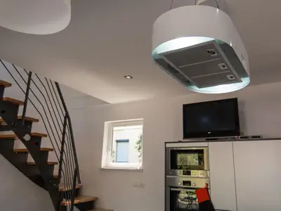 Kochinsel mit Treppe