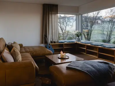 Stilvolles Ambiente mit Blick ins Grüne