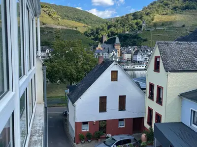 Blick auf Zell und Collis Turm