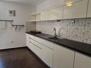 24045881-Ferienhaus-5-Stari Grad-300x225-5