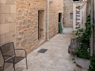 Ferienhaus für 2 Personen in Stari Grad 1/10