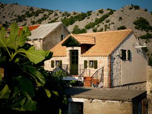 23769075-Ferienhaus-6-Starigrad-Paklenica-300x225-0