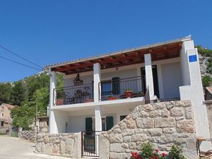 19348140-Ferienhaus-4-Starigrad-Paklenica-300x225-1