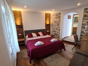 23945328-Ferienhaus-6-Starigrad-Paklenica-300x225-1