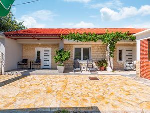 Ferienhaus für 5 Personen (81 m&sup2;) in Starigrad-Paklenica